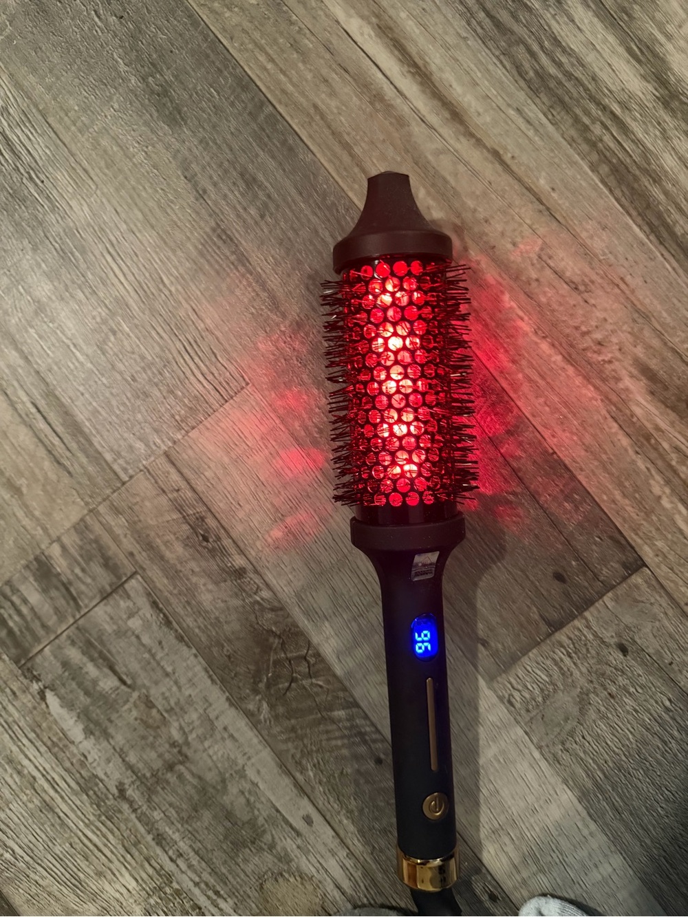 Red Ceramic Rotating Hot Air Brush for Smooth Styling